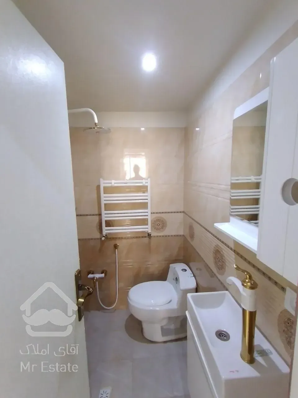 ۱۰۵متر سه خواب فول امکانات کم سن در پونک اشرفی اصفهانی