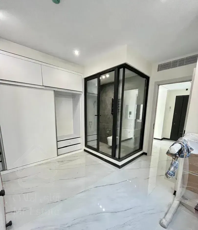 ۲۰۰      /      مـدرن     /  کلیدنخورده