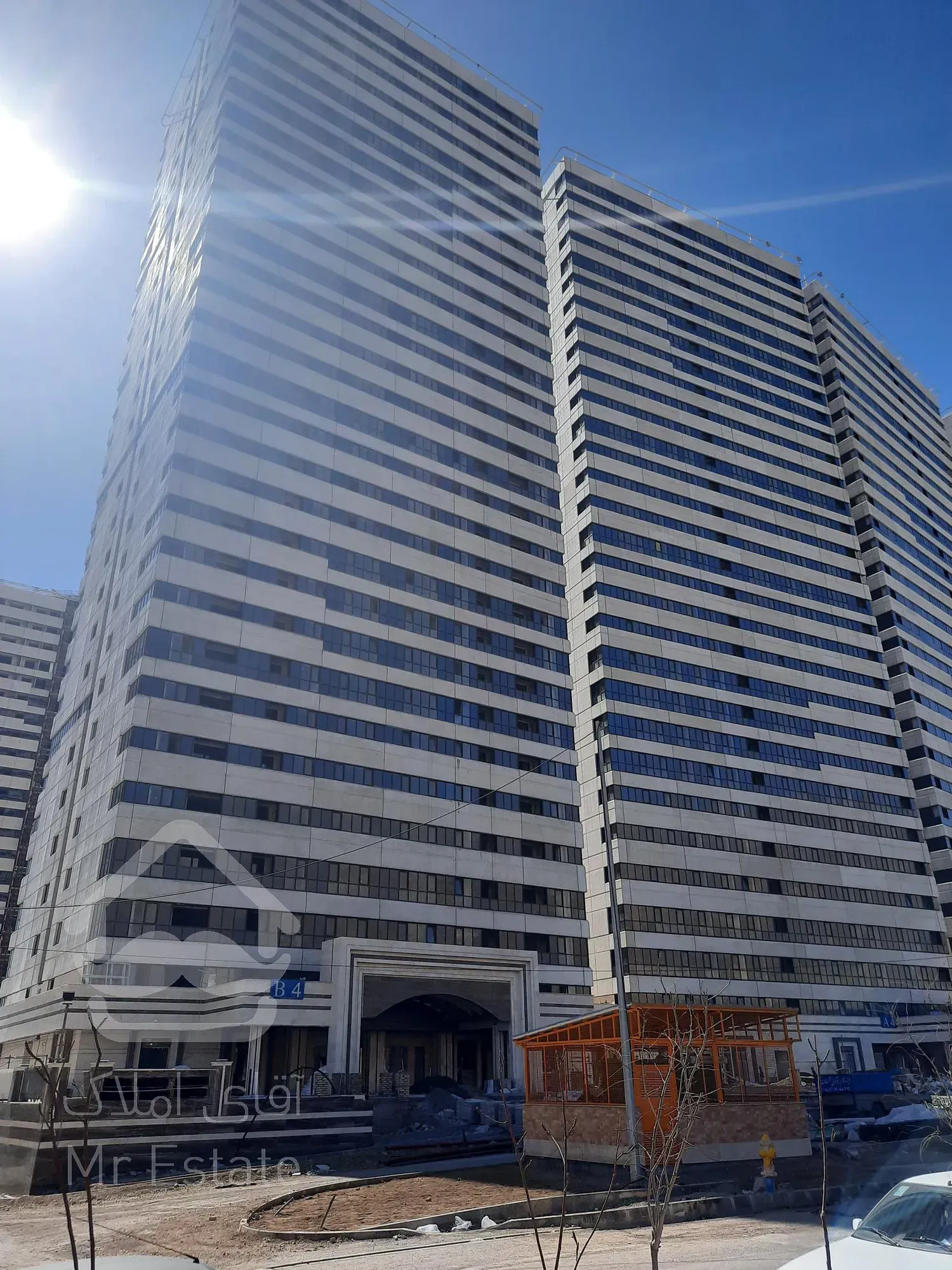 ۱۱۲ متر سپاه دریاچه چیتگر