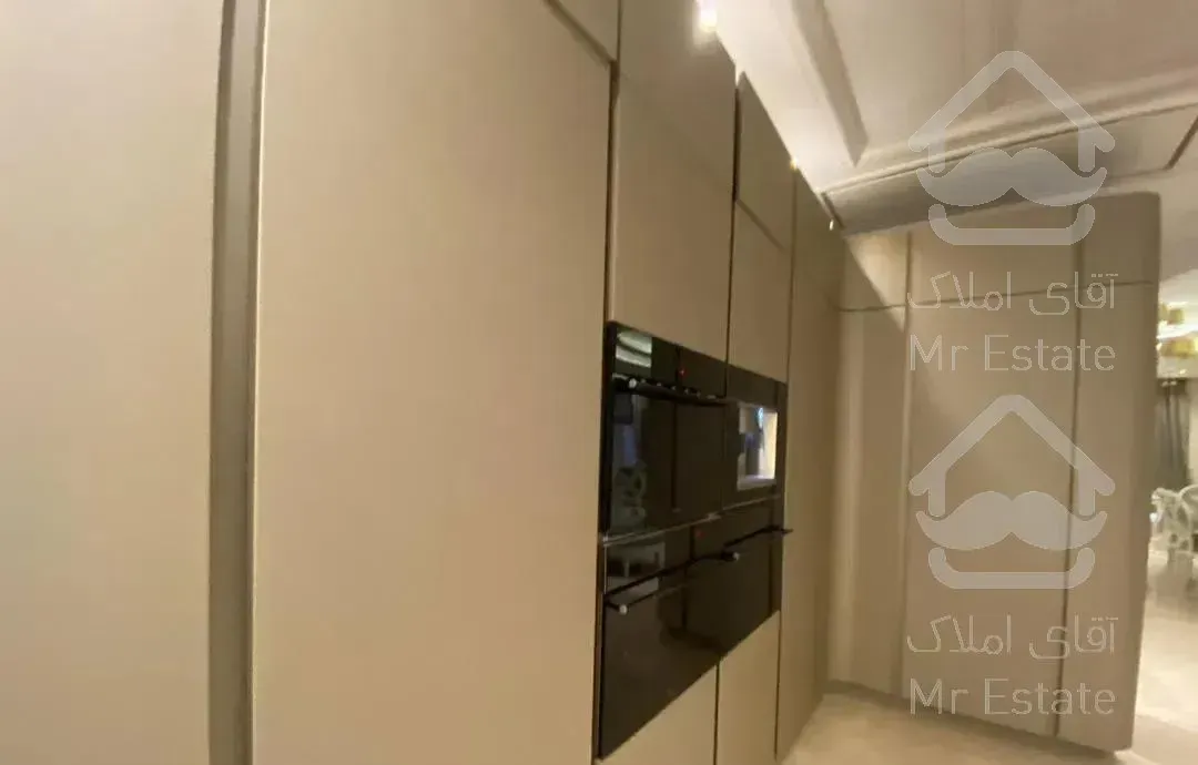 باغ فردوس ۲۲۰ متر آپارتمان سوپر کلاسیک