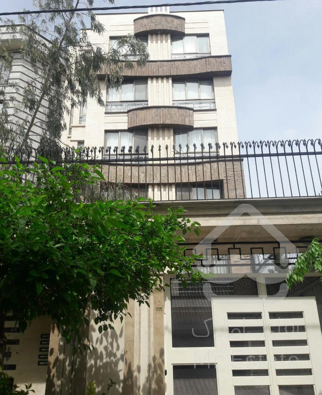 ۲۱۰متر۳خواب نوسازتک واحدی لوکیشن  وبی همتا