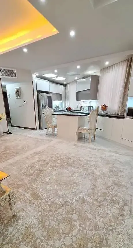 آپارتمان ۸۸ متری ۲ ساله تک واحدی