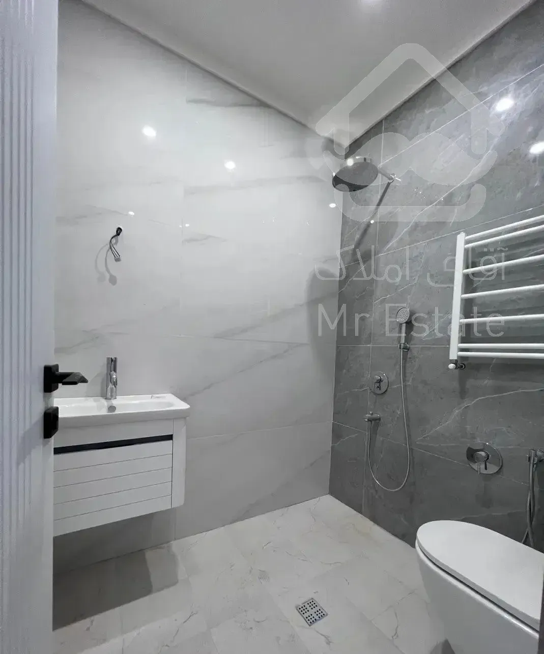 ۱۰۵ متر نوساز کلید نخورده ارتش نفت طبقه اول