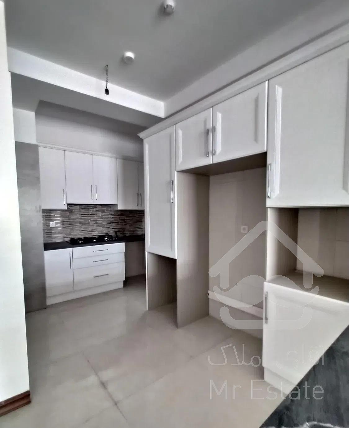 95متر/دوخواب/سالن پرده خور/روبه افتاب/بیمه