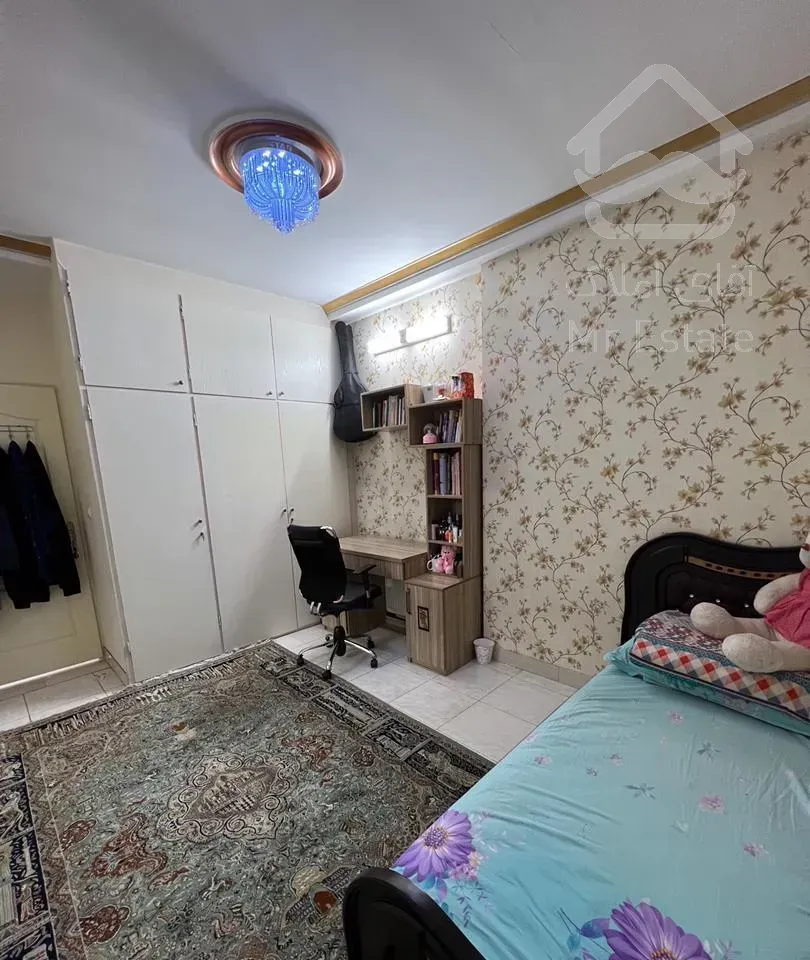 واحد ۱۳۰ متری فول امکانات