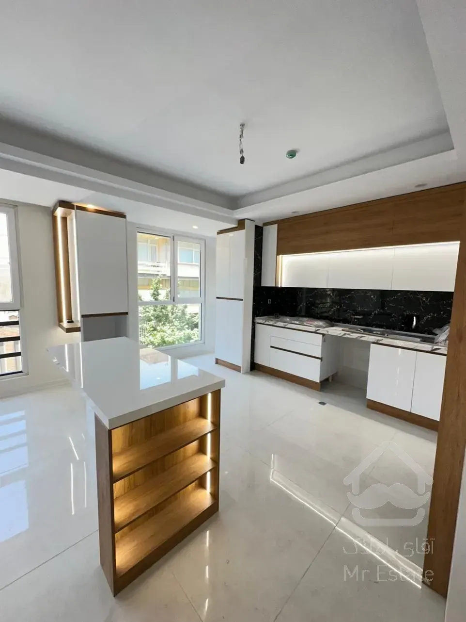 142متر/سه خواب/تاپ لوکیشن مجاهد کبیر شمالی