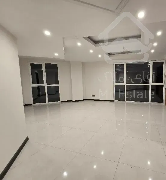 150متر شهرک غرب *بلوار دریا*موقعیت اداری *۵ساله