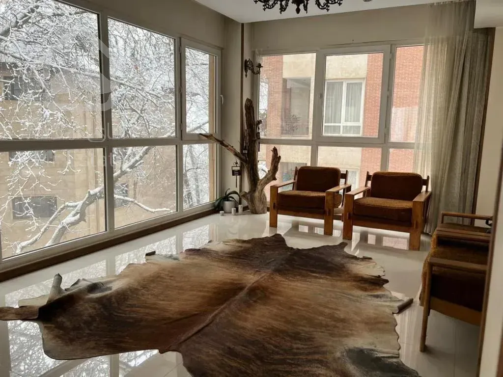 آپارتمان ۱۰۰ متری-خوش نقشه-نیاوران