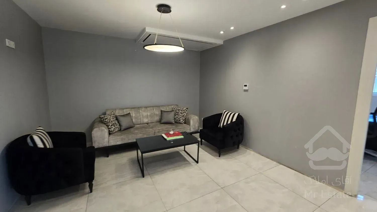 117مترسعادت آباد*موقعیت اداری*جنب مترو*تابلوخور