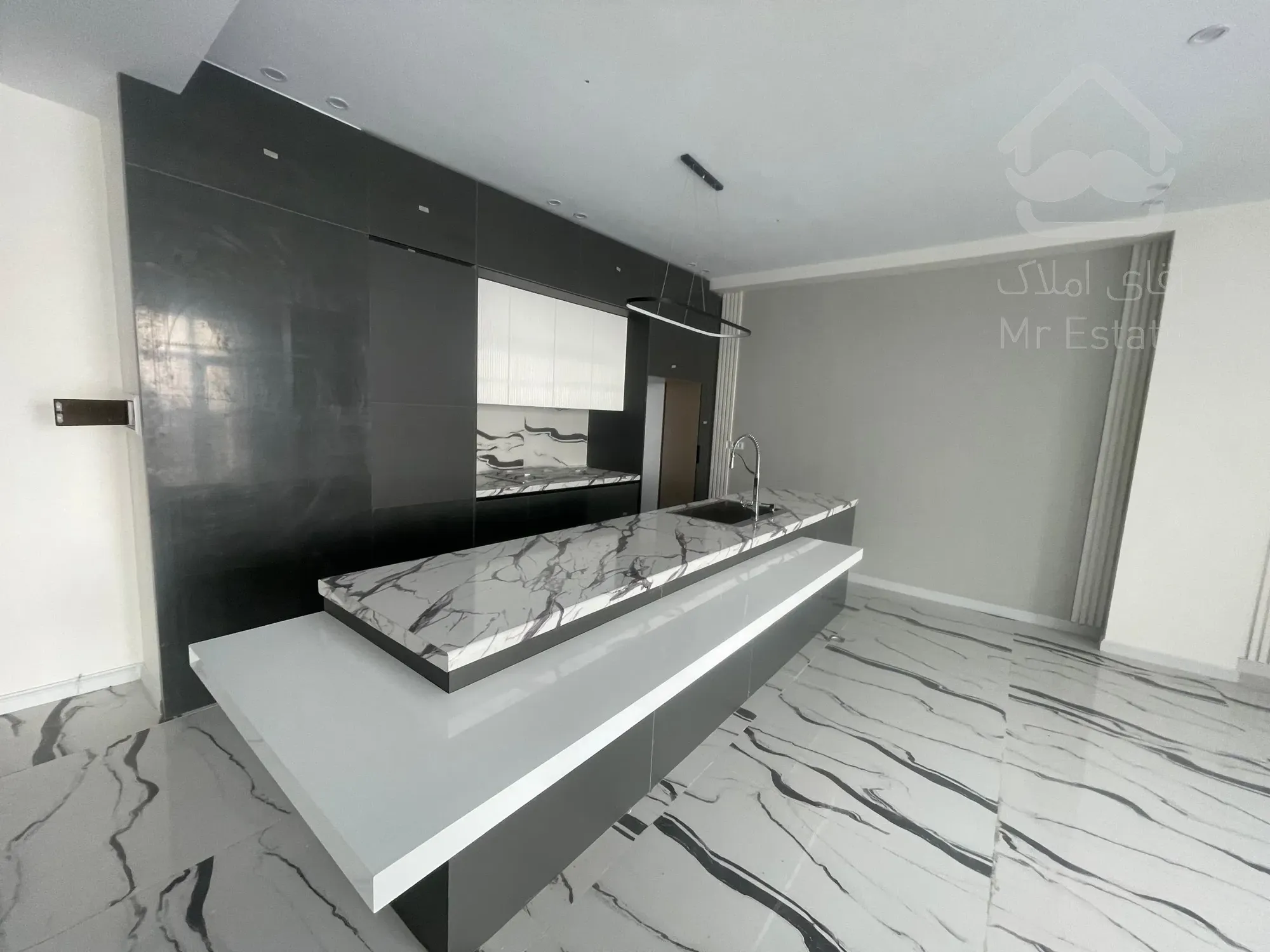 فروش اپارتمان 215 متری زعفرانیه