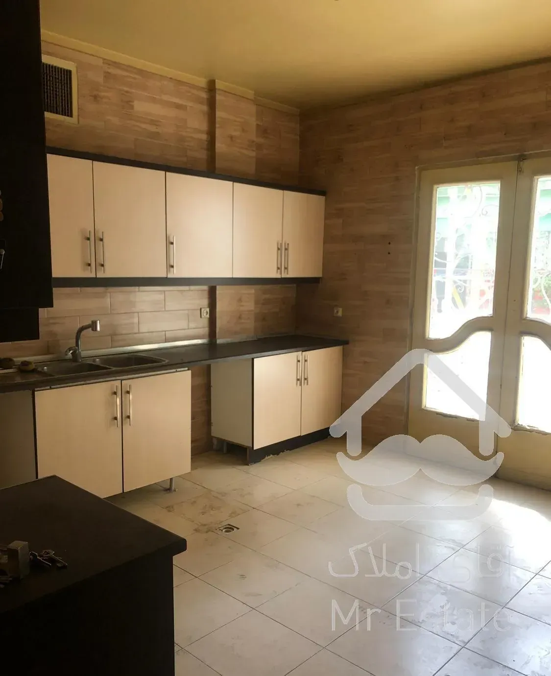 فروش  آپارتمان ۲۰۵ متر، ۴ خوابه، سند ۱برگ شخصی