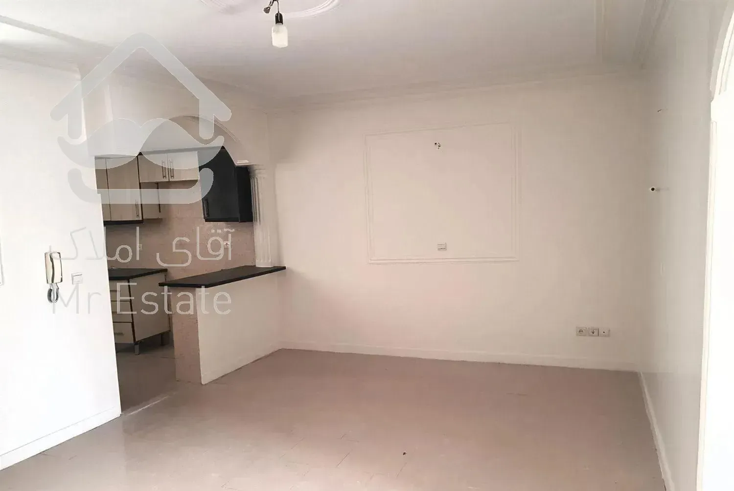 ۶۰ متر ، دو خوابه ، با پارکینگ