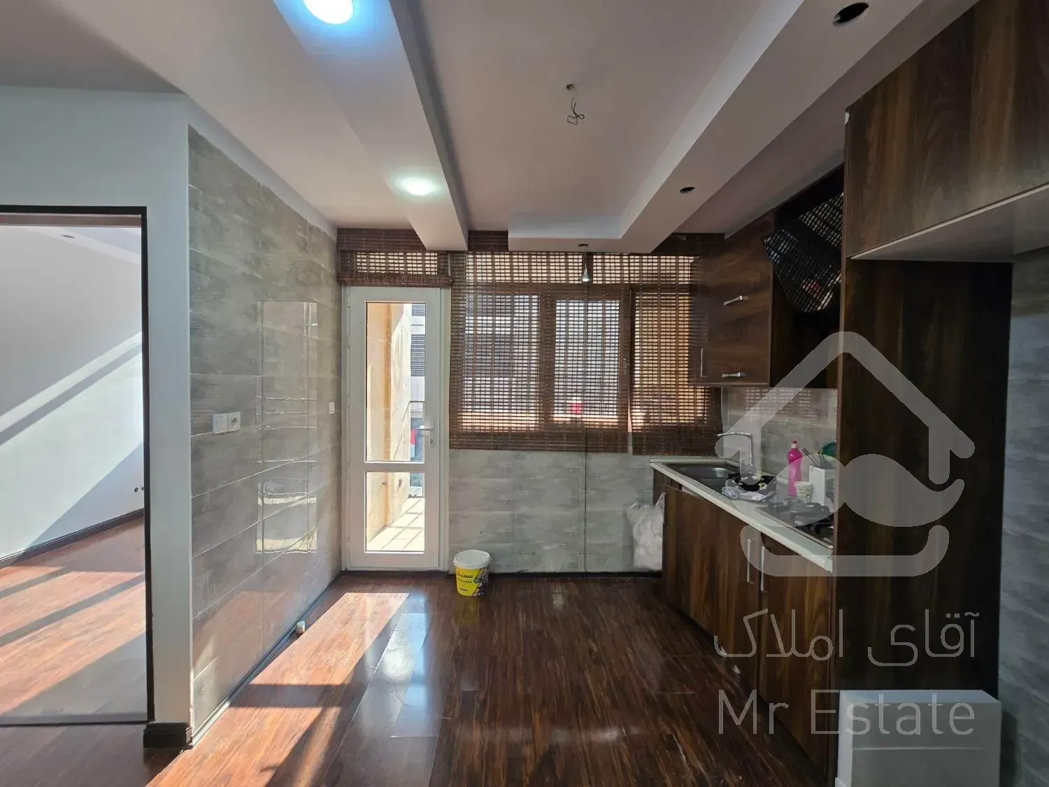 120مترسعادت آباد*موقعیت اداری* تکواحدی*تابلوخور