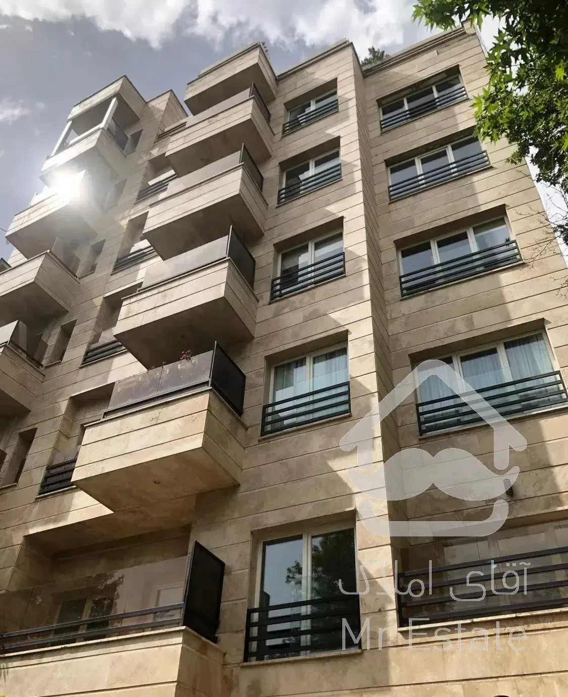 باغ فردوس ۲۱۵ متر آپارتمان  فروشنده واقعی