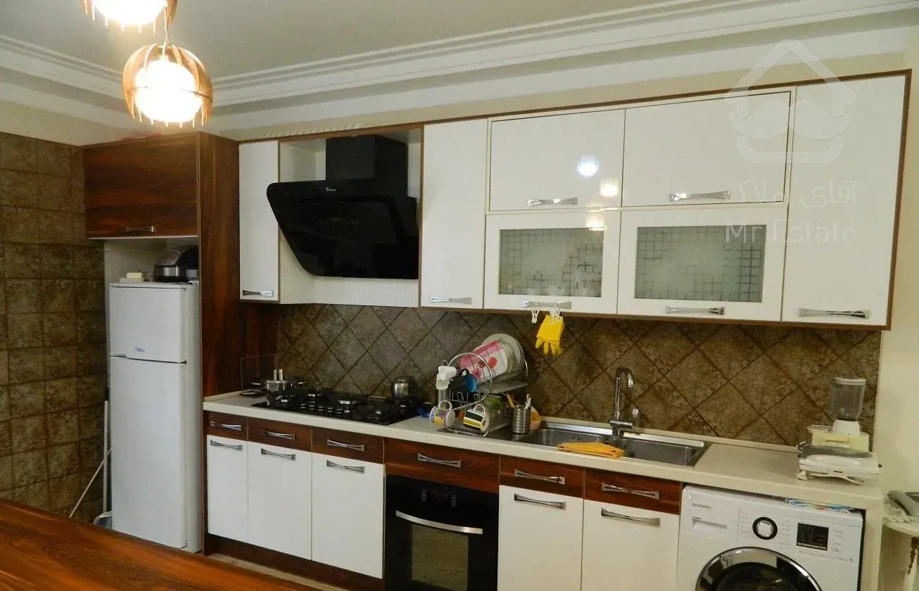 چندمتراژ  دو خوابه، بیمه ها،ریاحی