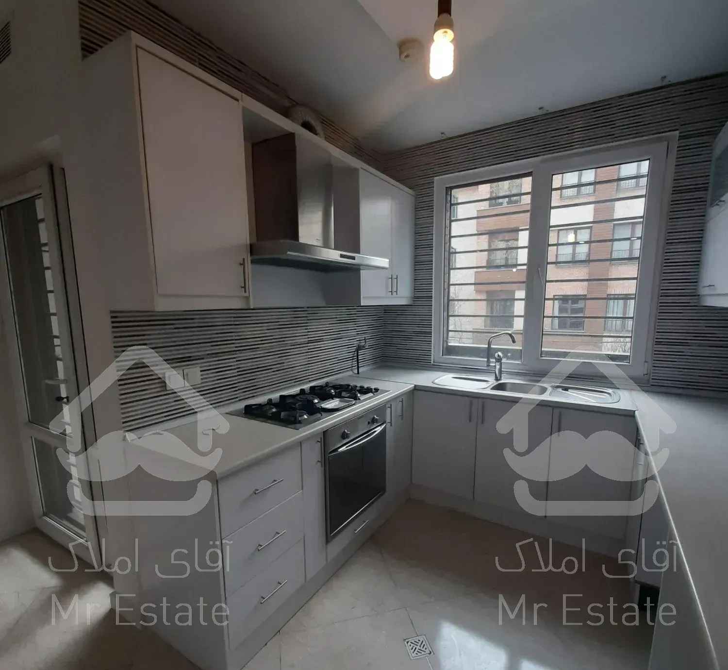 هروی ساقدوش ۱۲۷ متر (رهن کامل)