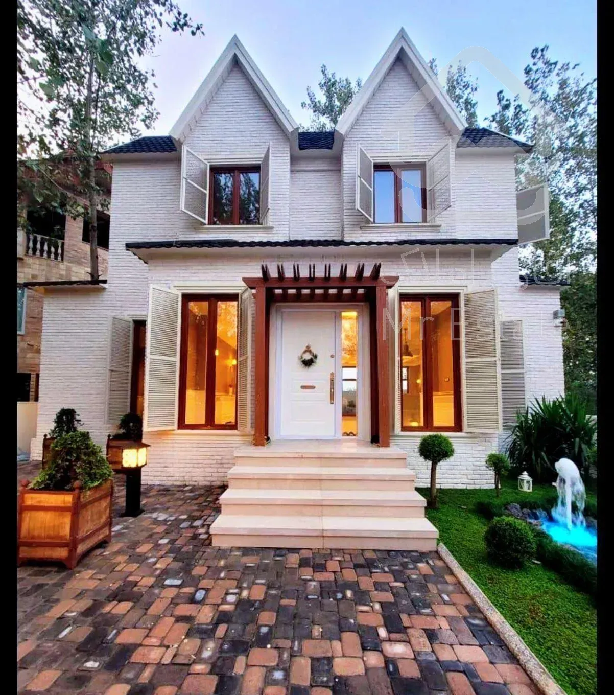 دوبلکس نما انگلیسی330متری/استخرچهارفصل/نزدیک ساحل