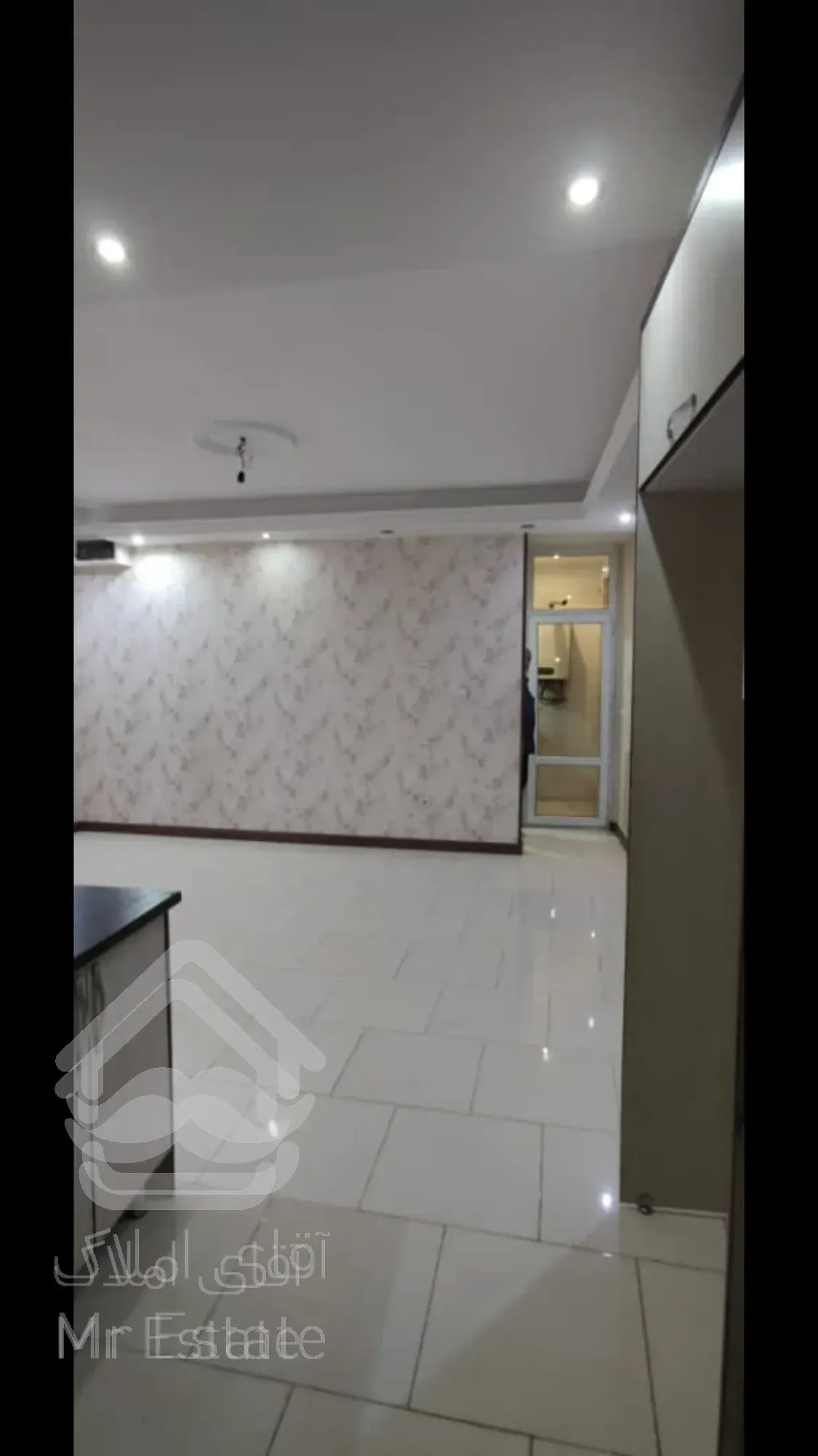 ۵۰متر/خوش نقشه/پارکینگ/اسانسور/بالکن