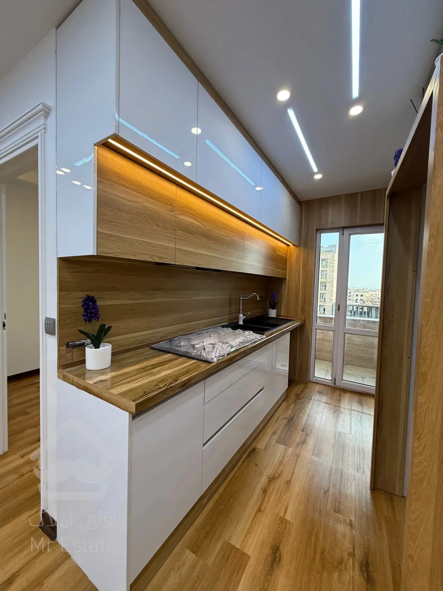 ۷۰متر فول امکانات سندتکبرگ اندیشه فازیک