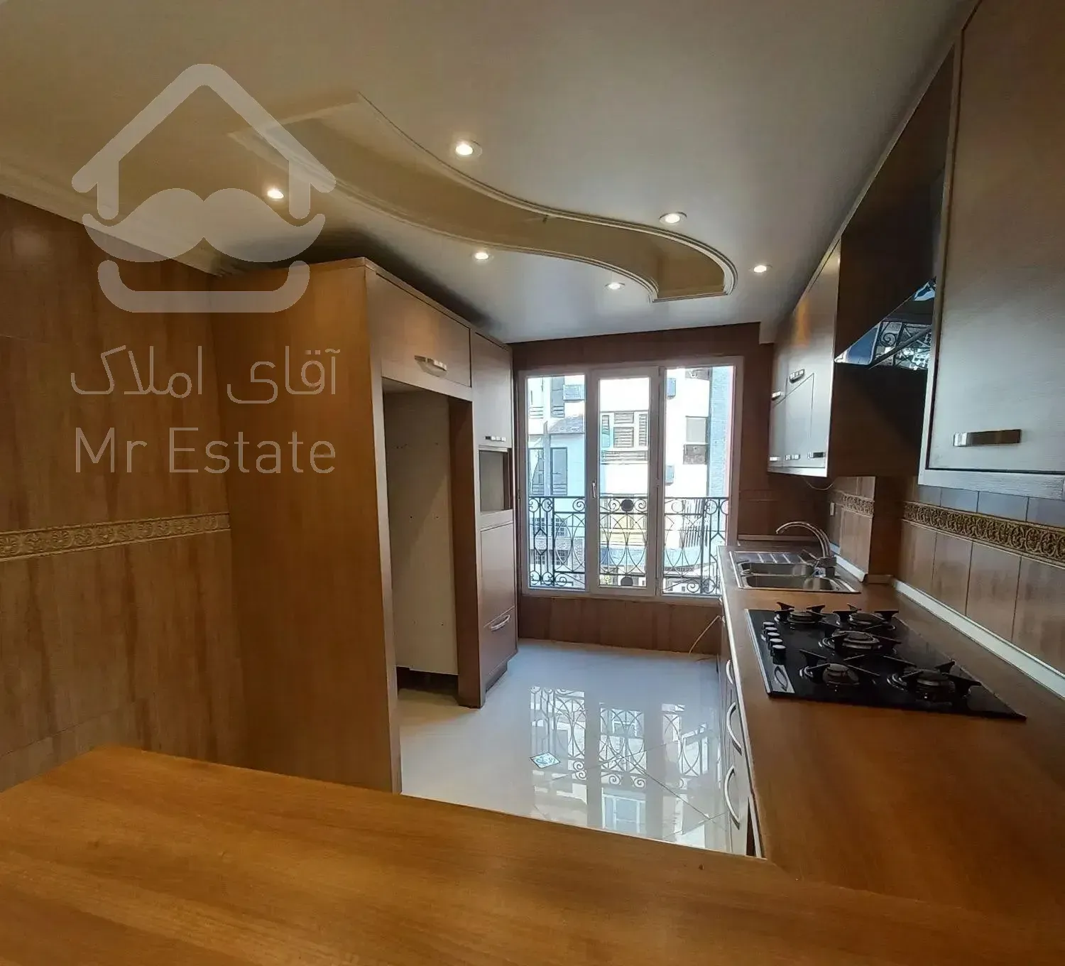 ۸۴ متر با تمامی امکانات کامل شمال ستارخان پاتریس