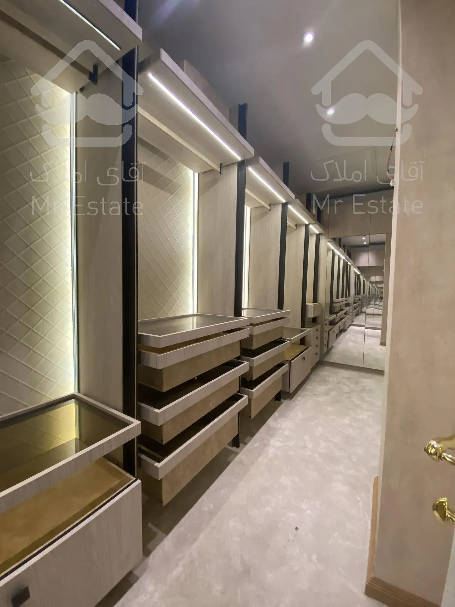 فرشته - فروش ۶۰۰ متر تکواحدی + ۹۰ متر بالکن