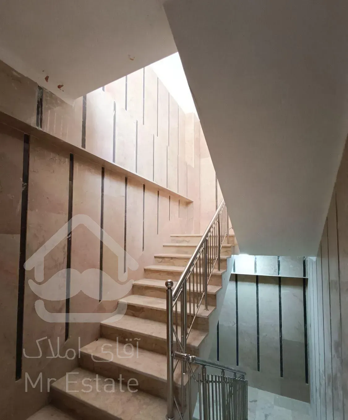 ۴۶مترکلیدنخورده/نقلی خوش نقشه/بلوار واسعی