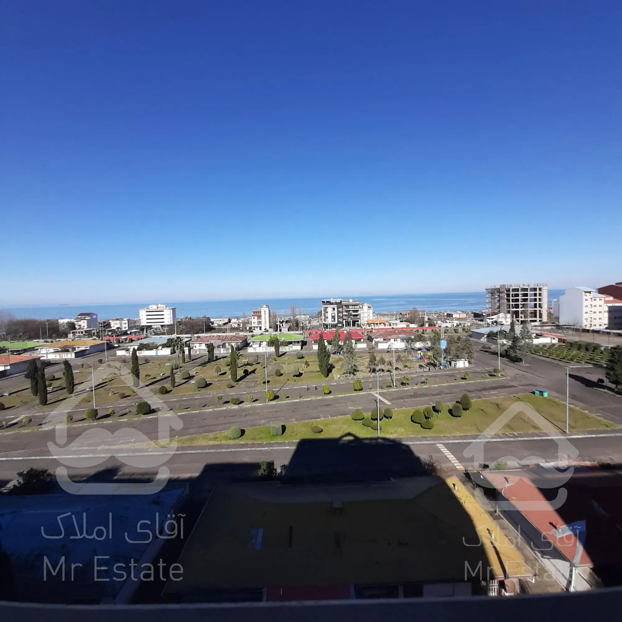 فروش واحدسه خوابه ۱۵۸ متری با وبو ابدی دریا بندر انزلی