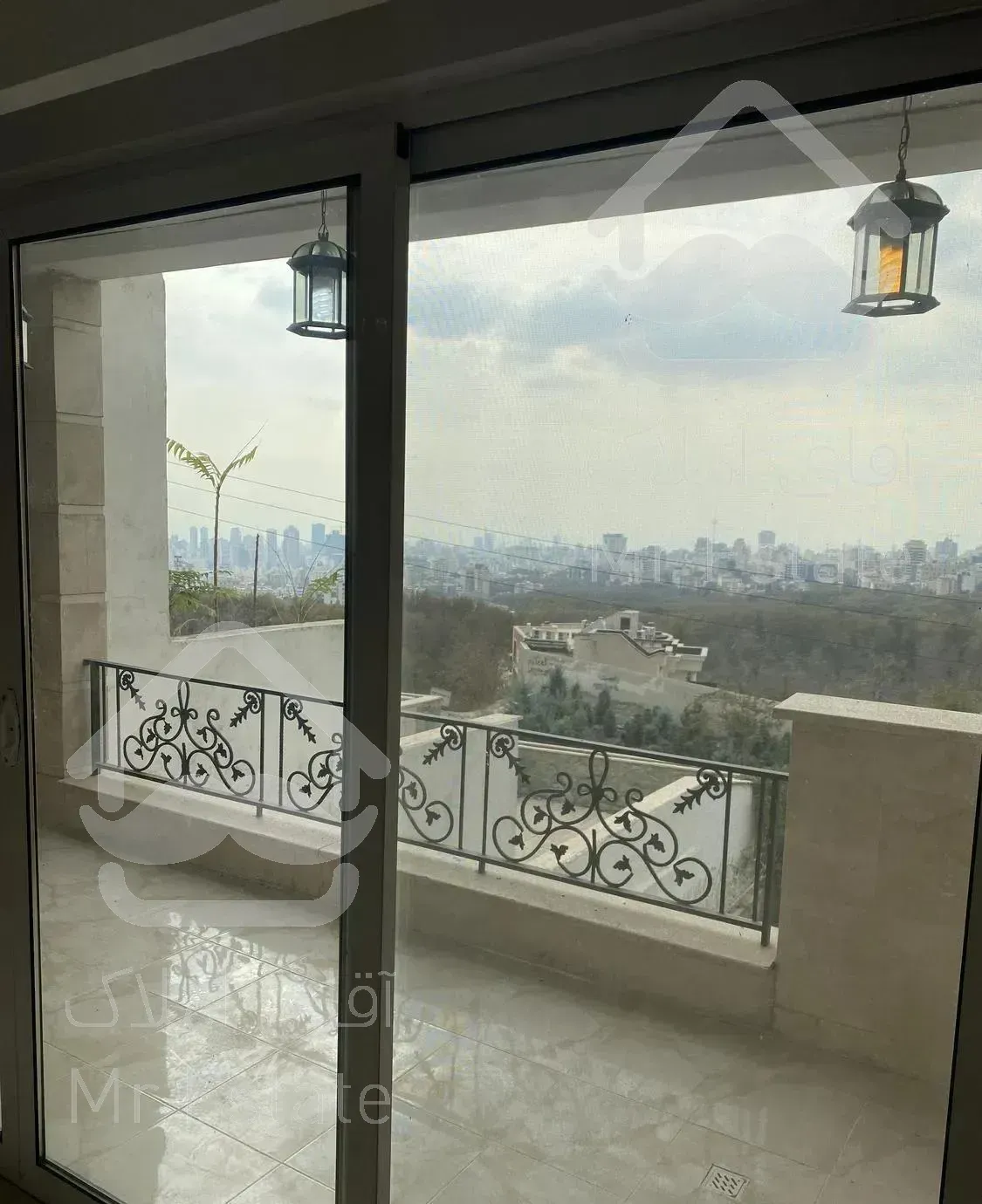 190متر فول ویوابدی 3خواب تراس بزرگ قابل چیدمان