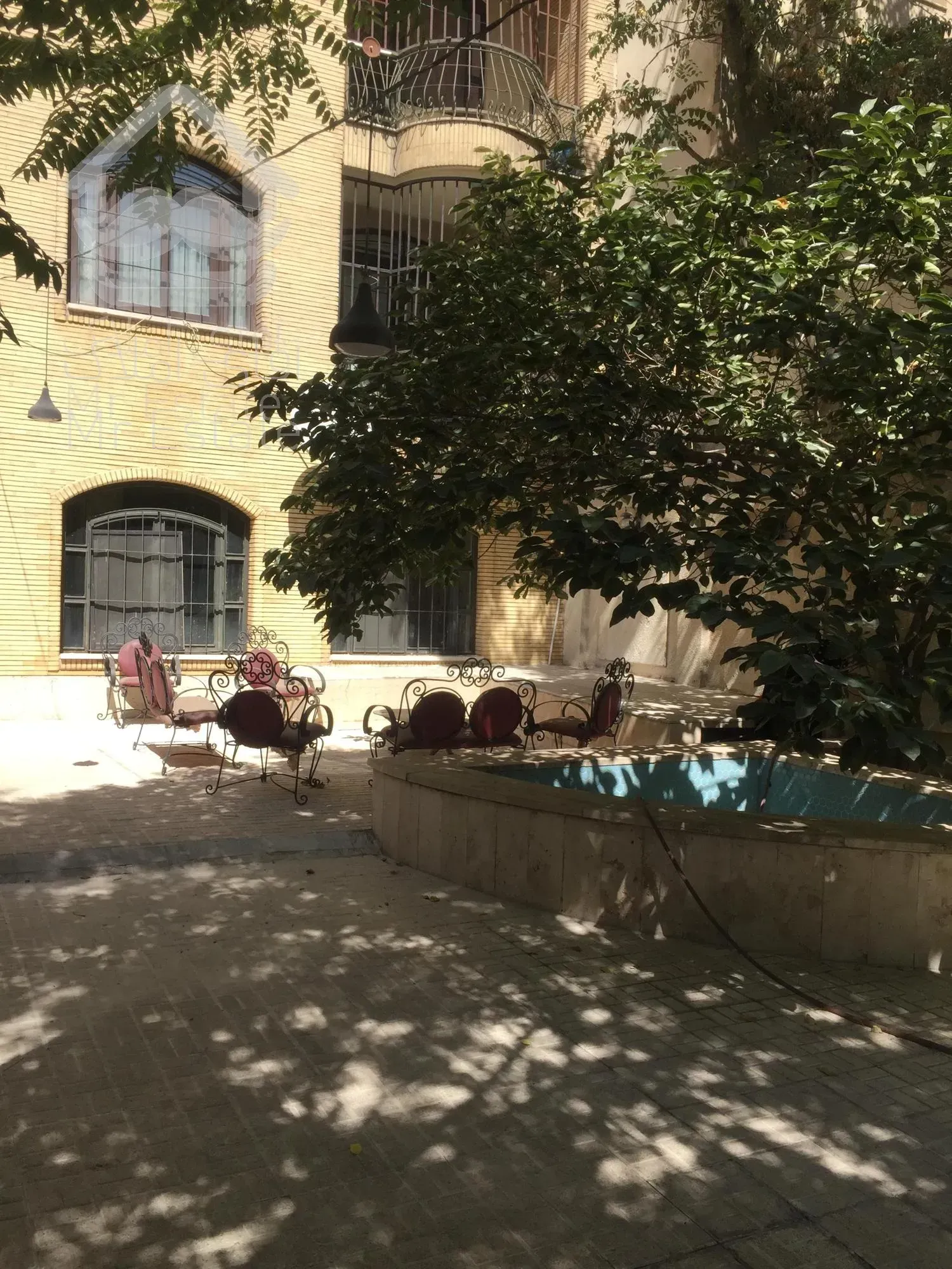 اپارتمان موقعیت اداری ۲۲۰ متری مبله