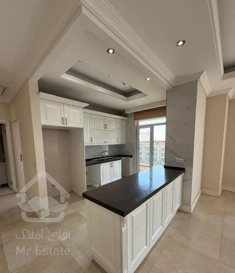 ۱۶۵ متر غربیها بلوار ۲۴ متری ۲ پارکینگ استخر فعال