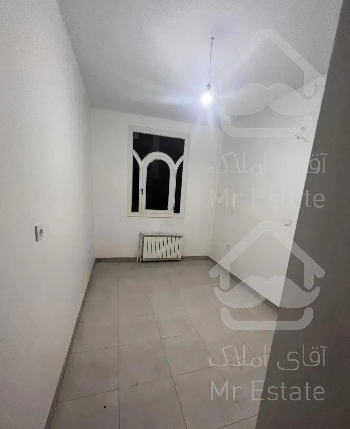 هروی کوچه پنجم رو به افتاب با پارکینگ سندی