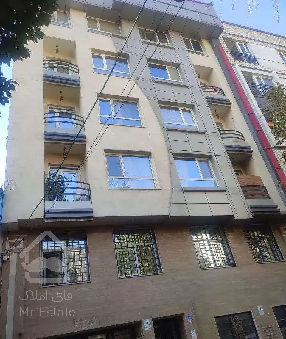 آپارتمان ۵۷ متری تمیز