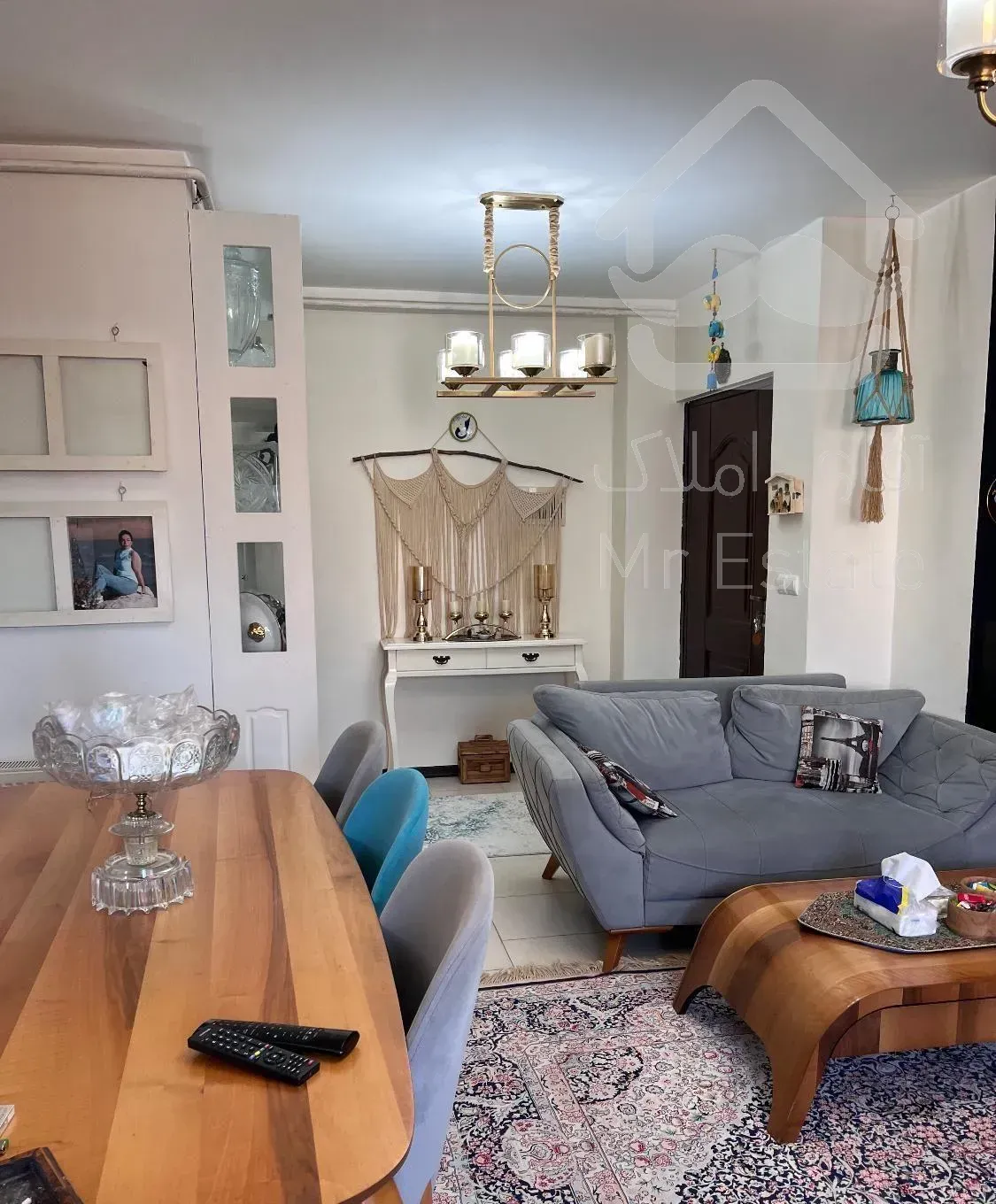 آپارتمان ده واحده پنج طبقه