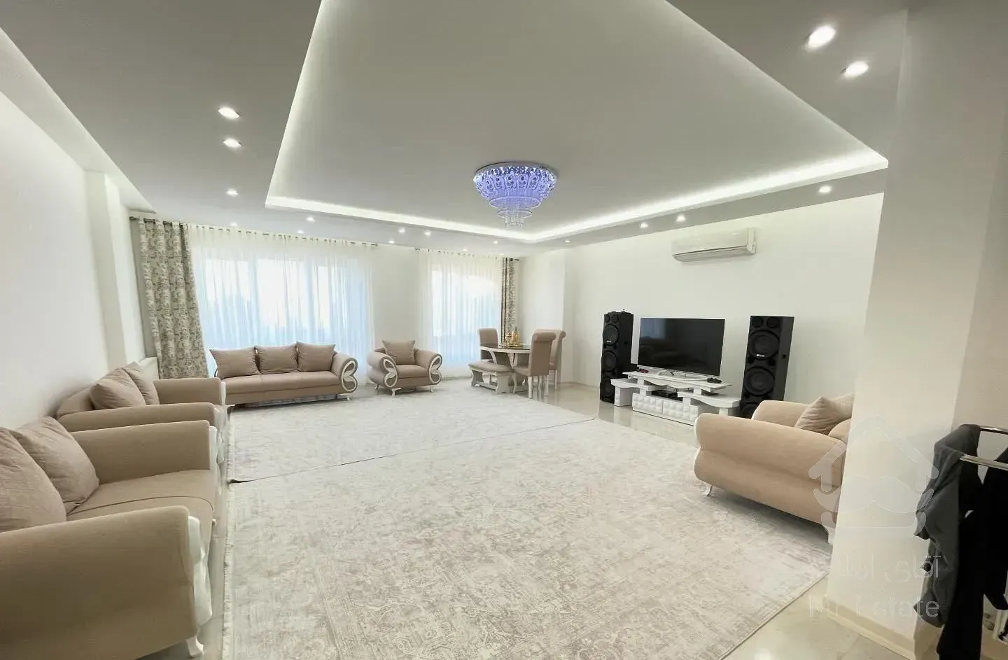 آپارتمان ۱۶۸ متری شیک و ساحلی طبقه ۸ رادیو دریا