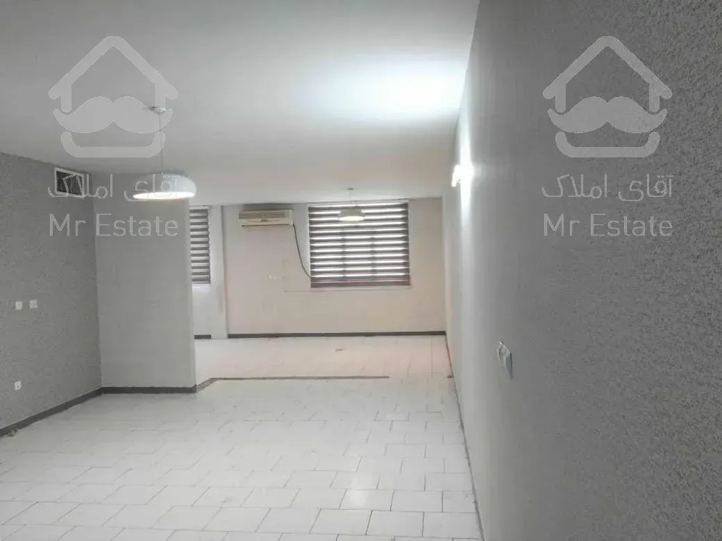 ۱۱۰ متر دفترکار بر کاشانی