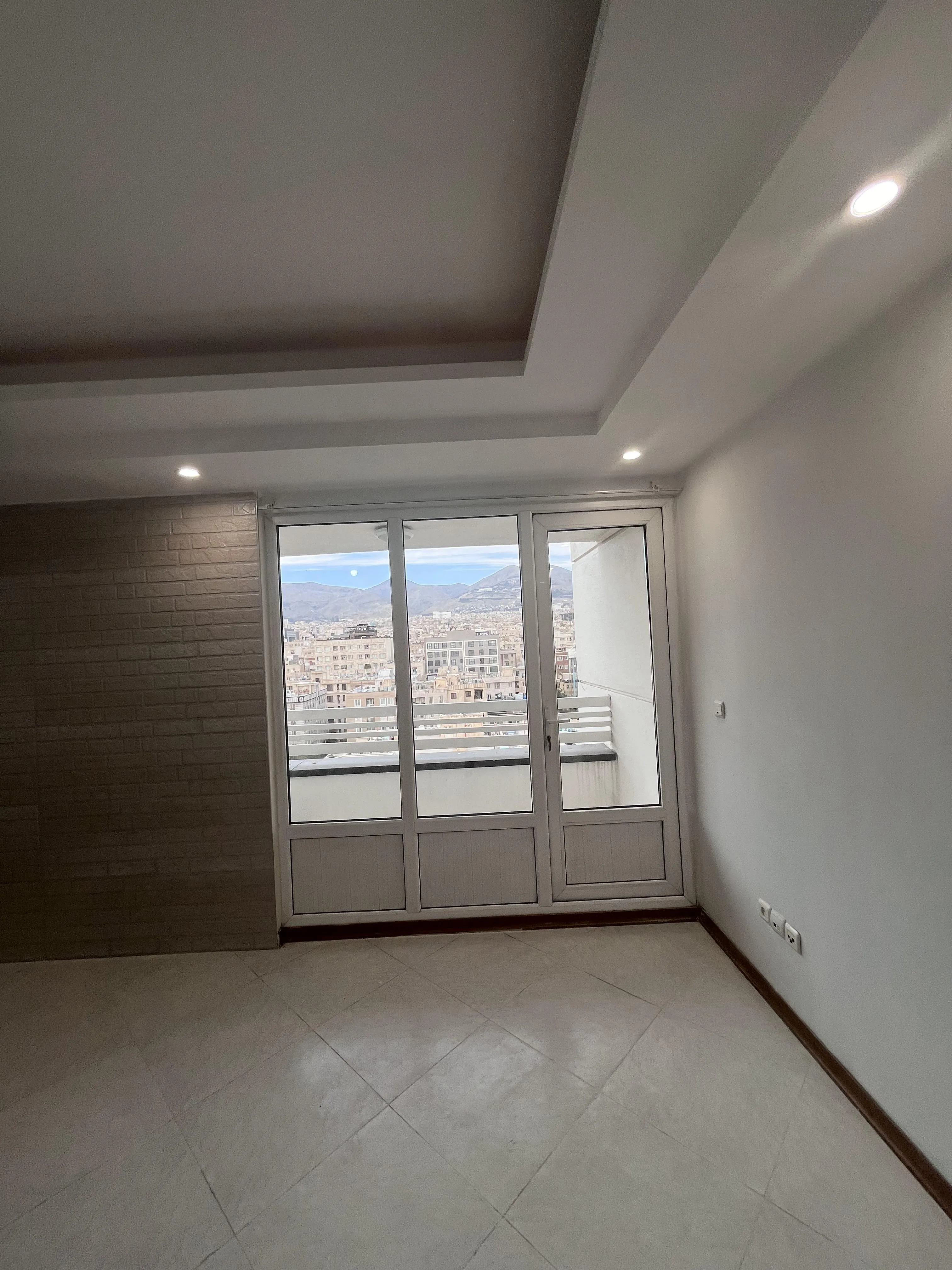 ۸۶متر۲خواب فول روبه کوچه زیر قیمت