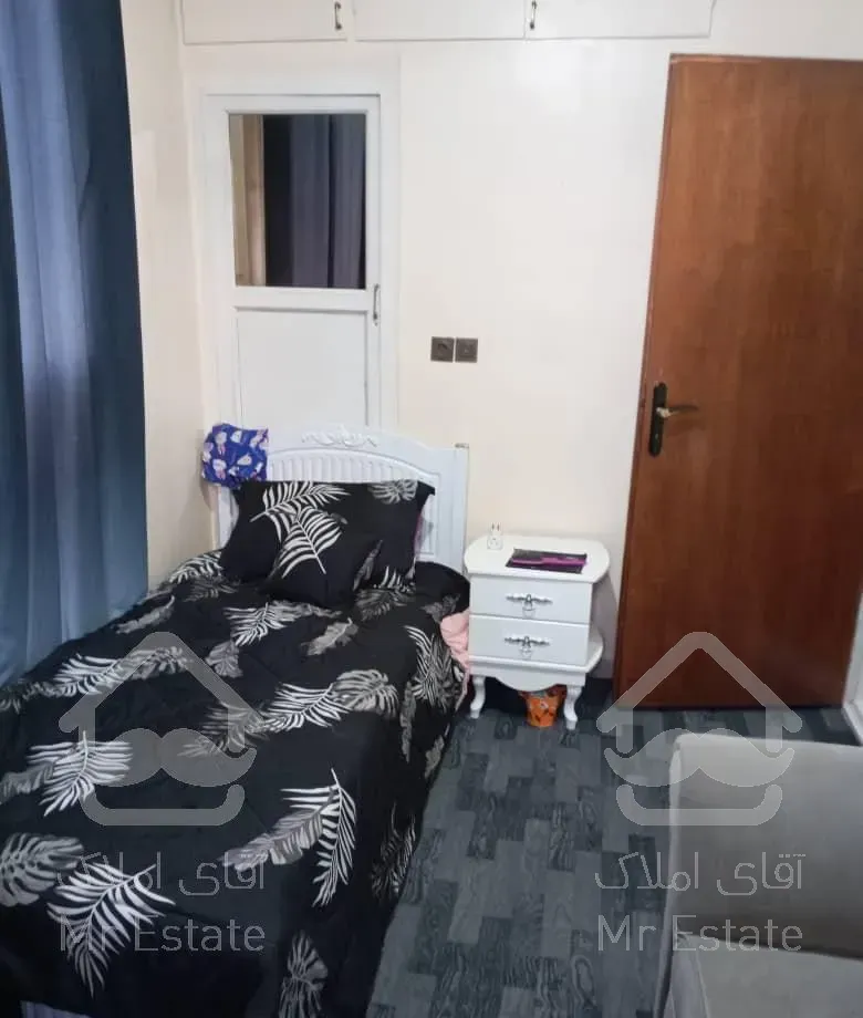 اپارتمان ۷۴ دوخواب واقع در خیابان کمیل نزدیک مترو