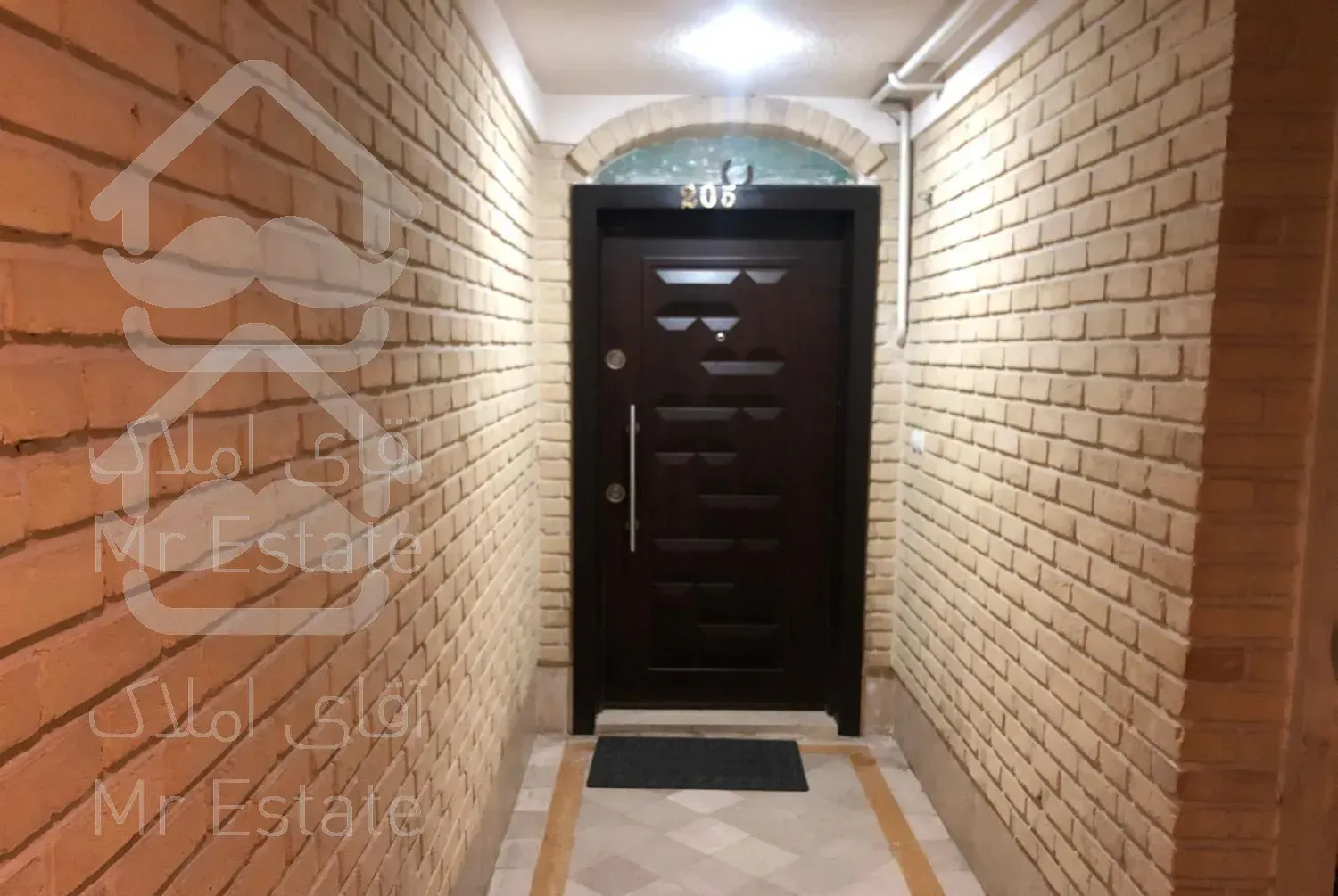 ۲۲۰ متر اپارتمان ویلایی با ۱۲۰۰ متر زمین در لواسان