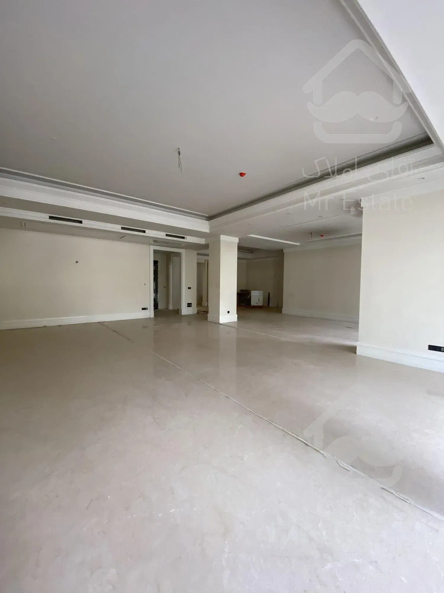 ۴۰۰ متر تکواحدی نئوکلاسیک - چناران