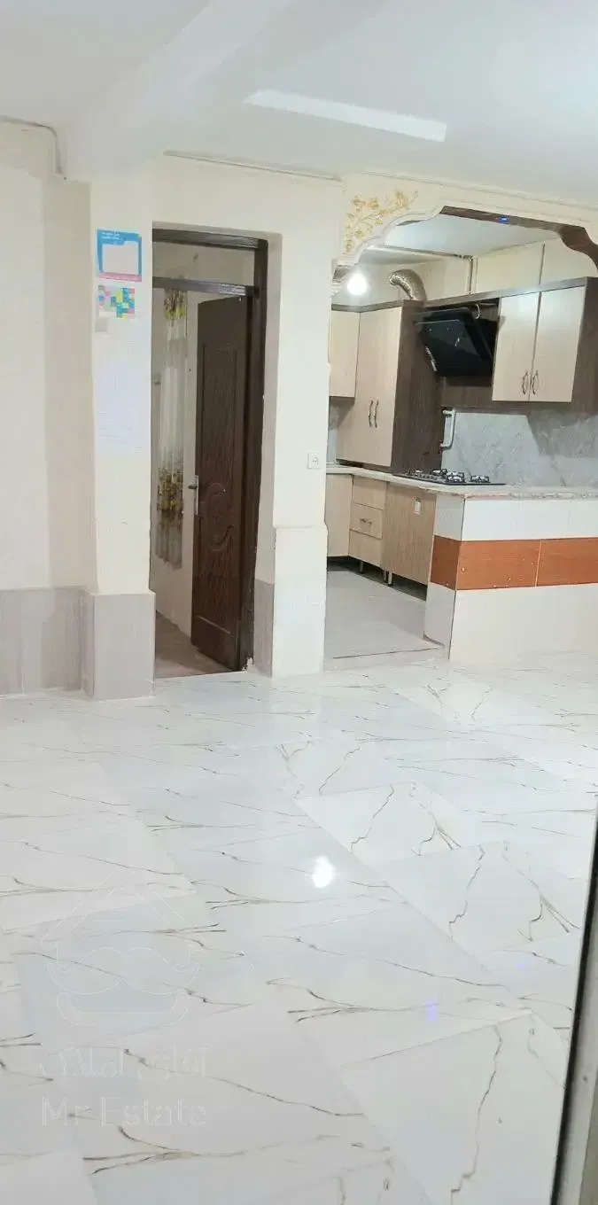 آپارتمان تمیز، حاشیه علیمردانی