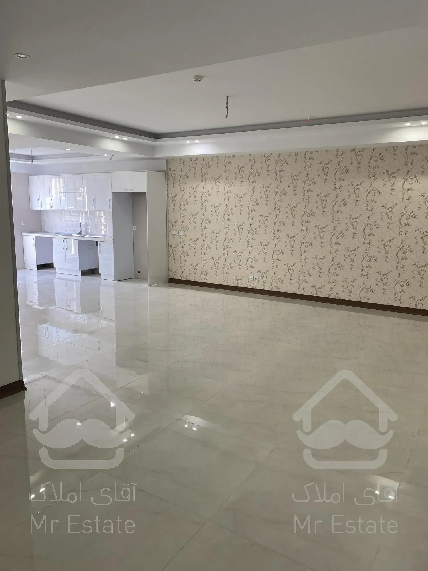 122متر در بهترین بلوک برج های مجلل رونیکا