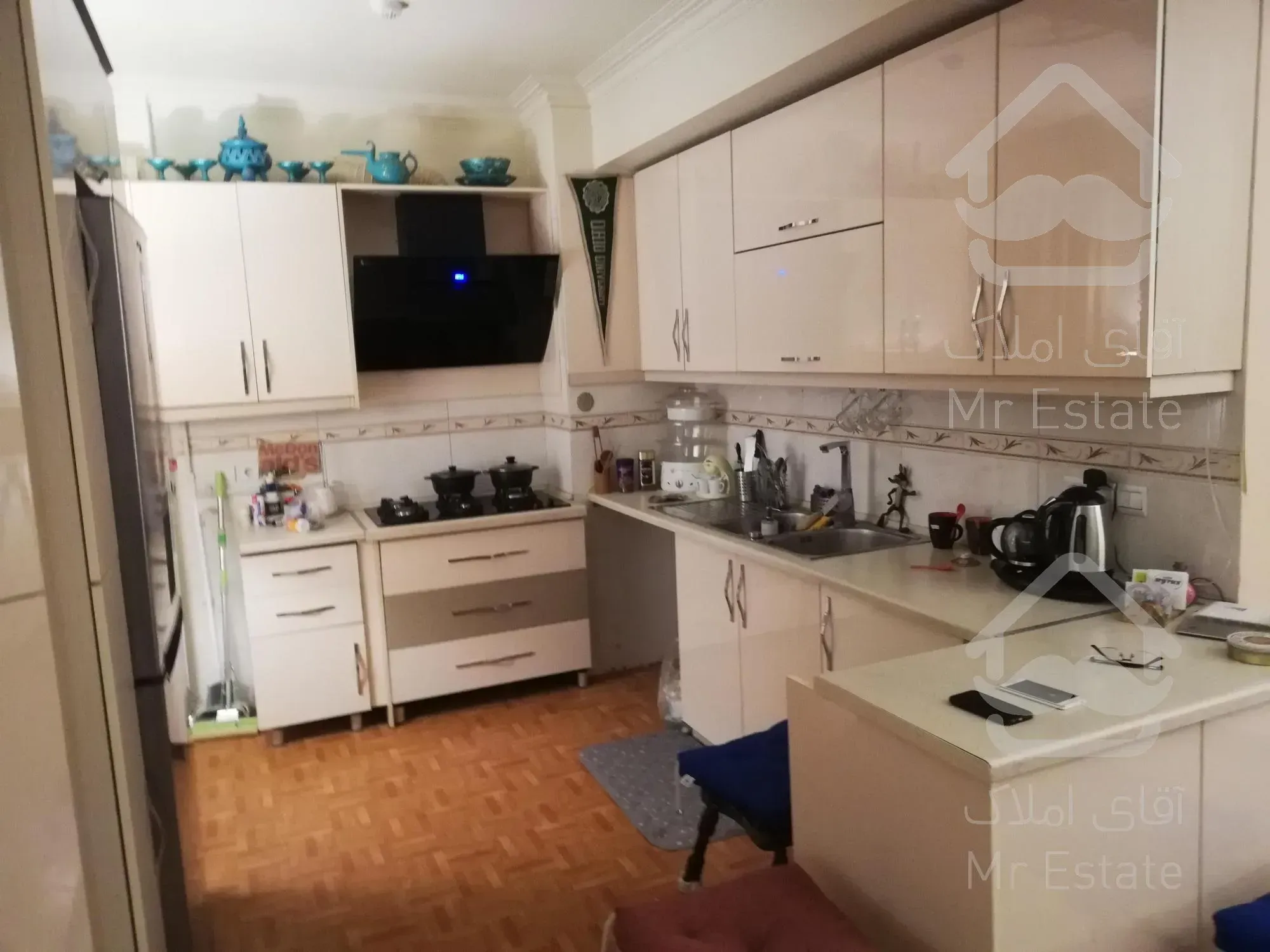 واحد لوکس در طبقه آخر یک برج ۱۴ طبقه