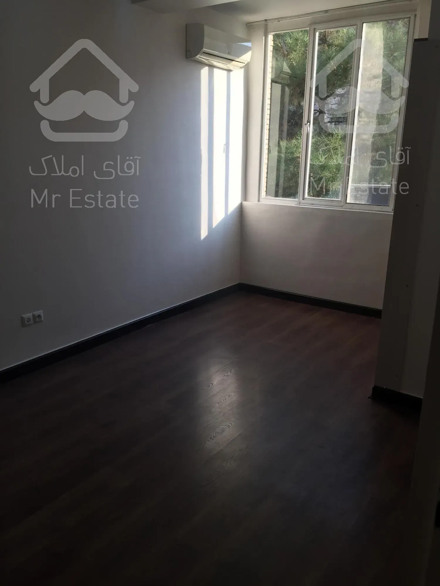 ۱۳۰ متری سه خواب/دریاچه چیتگر/آبشار تهران