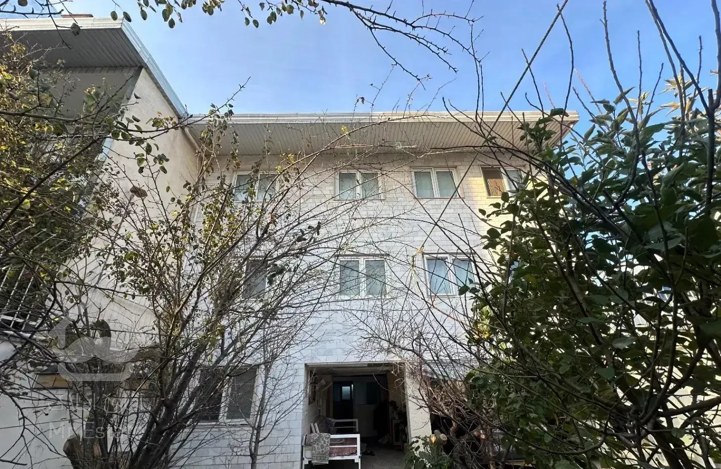 خانه ویلایی دو واحدی و سوییت