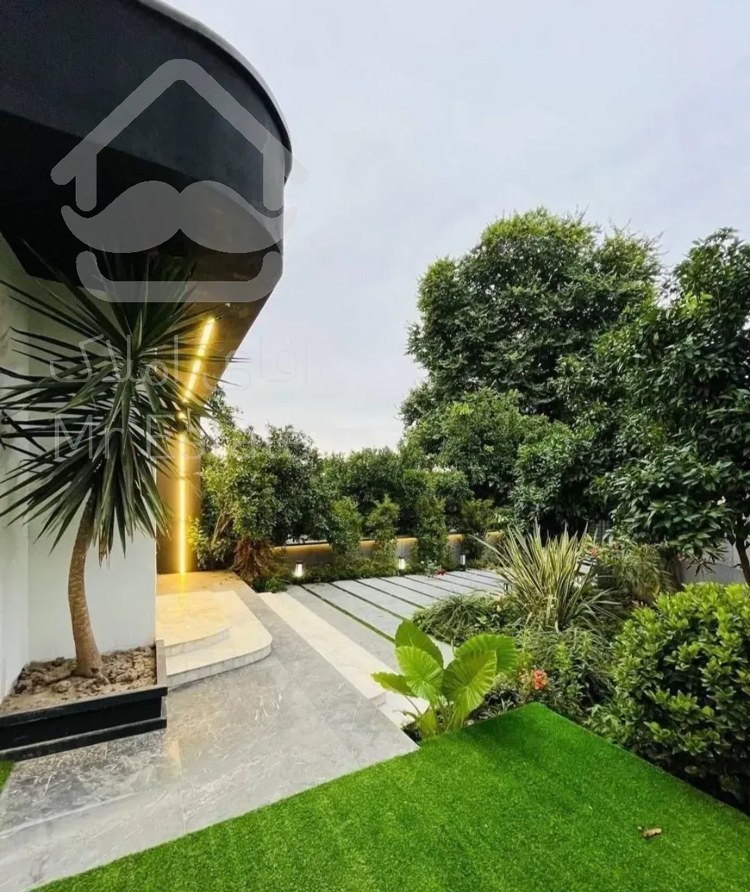 ویلا باغ استخردار، نما مدرن با حیاط سازی زیبا