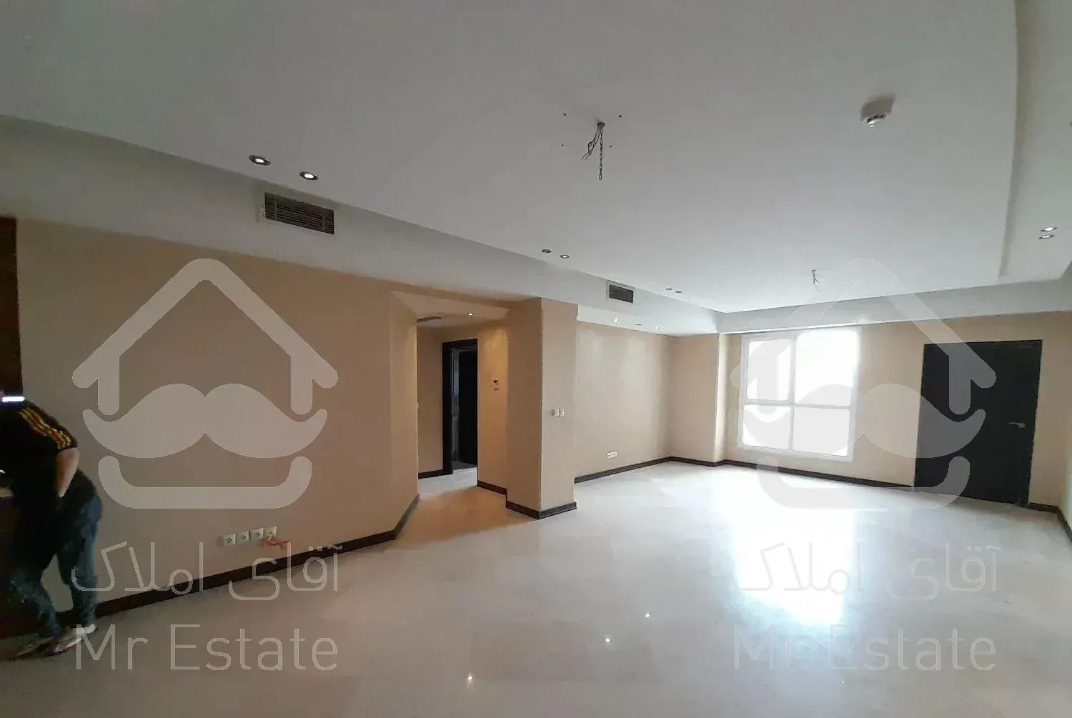 تاپ لوکیشن هروی/۱۶۰متر/فستیوال‌نور