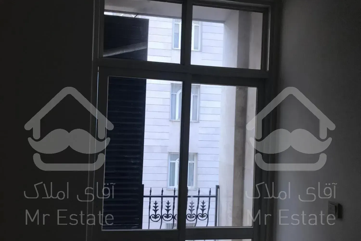 93متر غرق در نور / دسترسی مناسب باغ فردوس