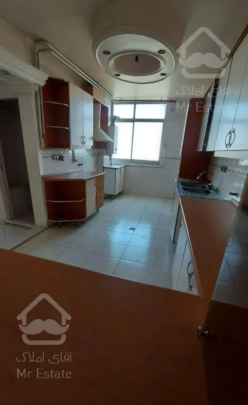 آپارتمان ۱۲۰ متری واقع در مجتمع فجر