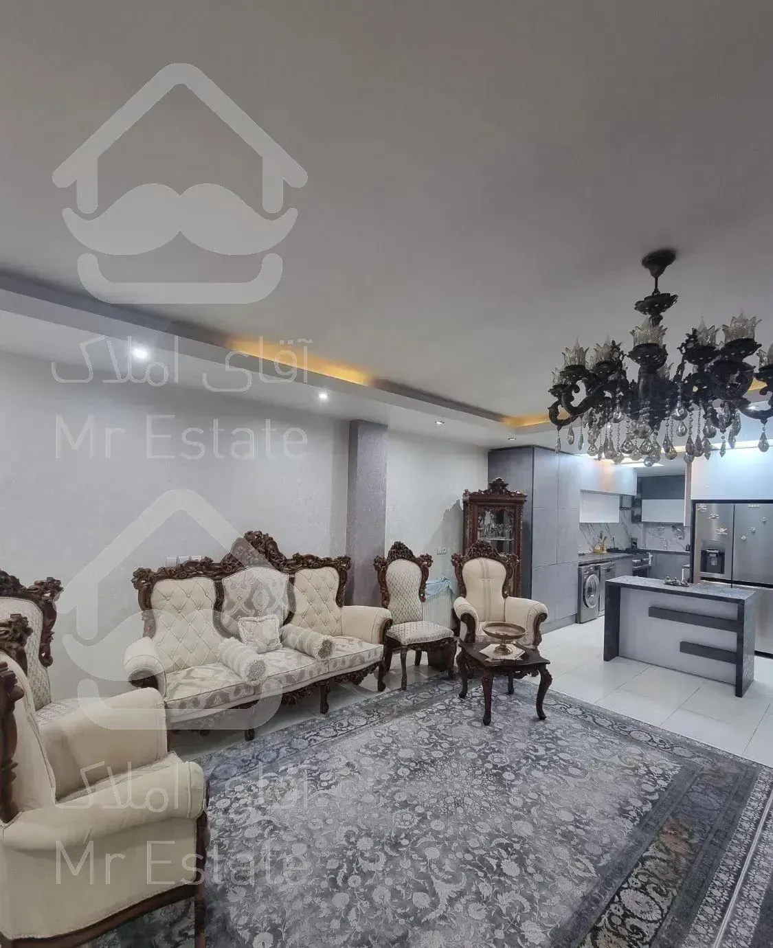 آپارتمان ۱۳۰ متری ۳ خوابه  و شیک