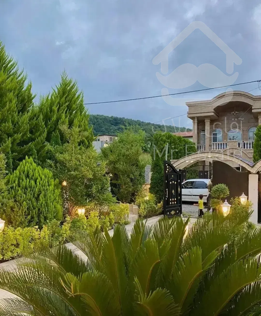 کاخ ویلای ۳۲۰ متری شهرکی جنگلی با سند تک برگ